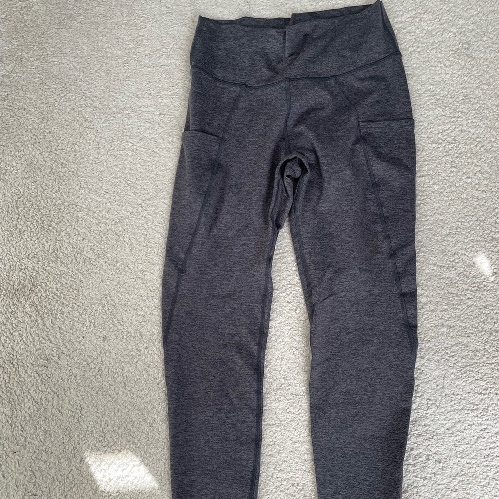 Fleo Reverie Ebony Shark leggings